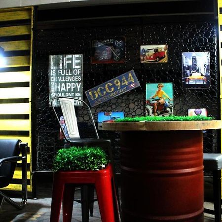 Tropical Breeze Hostel Cebu - Cebu Center Εξωτερικό φωτογραφία