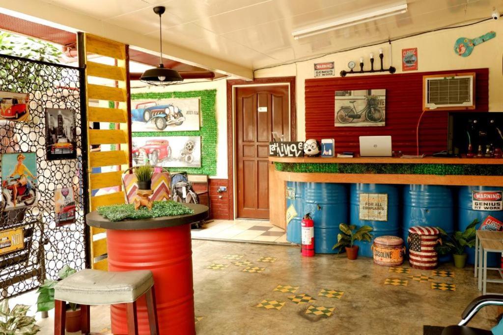 Tropical Breeze Hostel Cebu - Cebu Center Εξωτερικό φωτογραφία